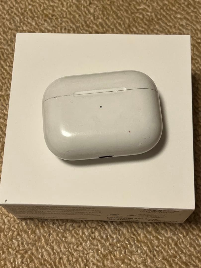 AirPods proホワイト　初代モデル