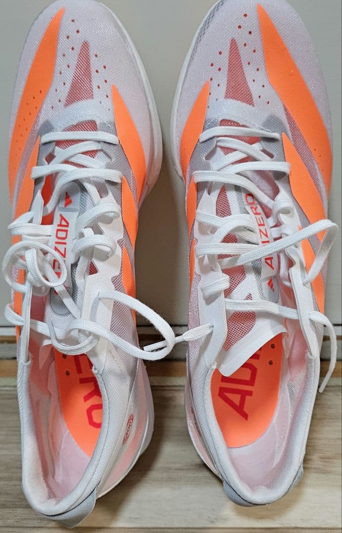 アディゼロ フィネス(2026年1月12日発売)短距離スパイク(28cm)