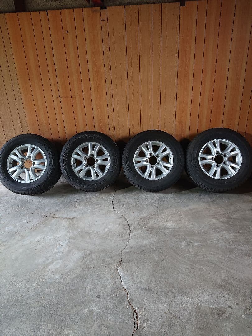 ランクル100用　 シグナス18インチ純正ホイール スタッドレスタイヤ4本セット