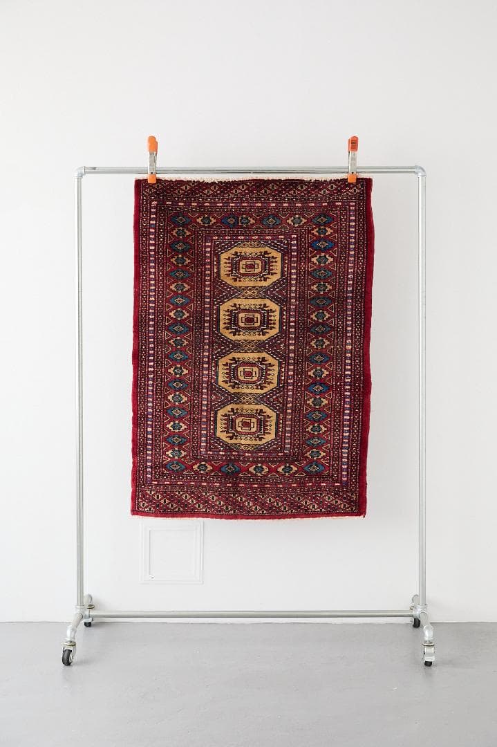 ヴィンテージラグ　トライバルラグ　パキスタン産（118×83cm）赤　ベージュ