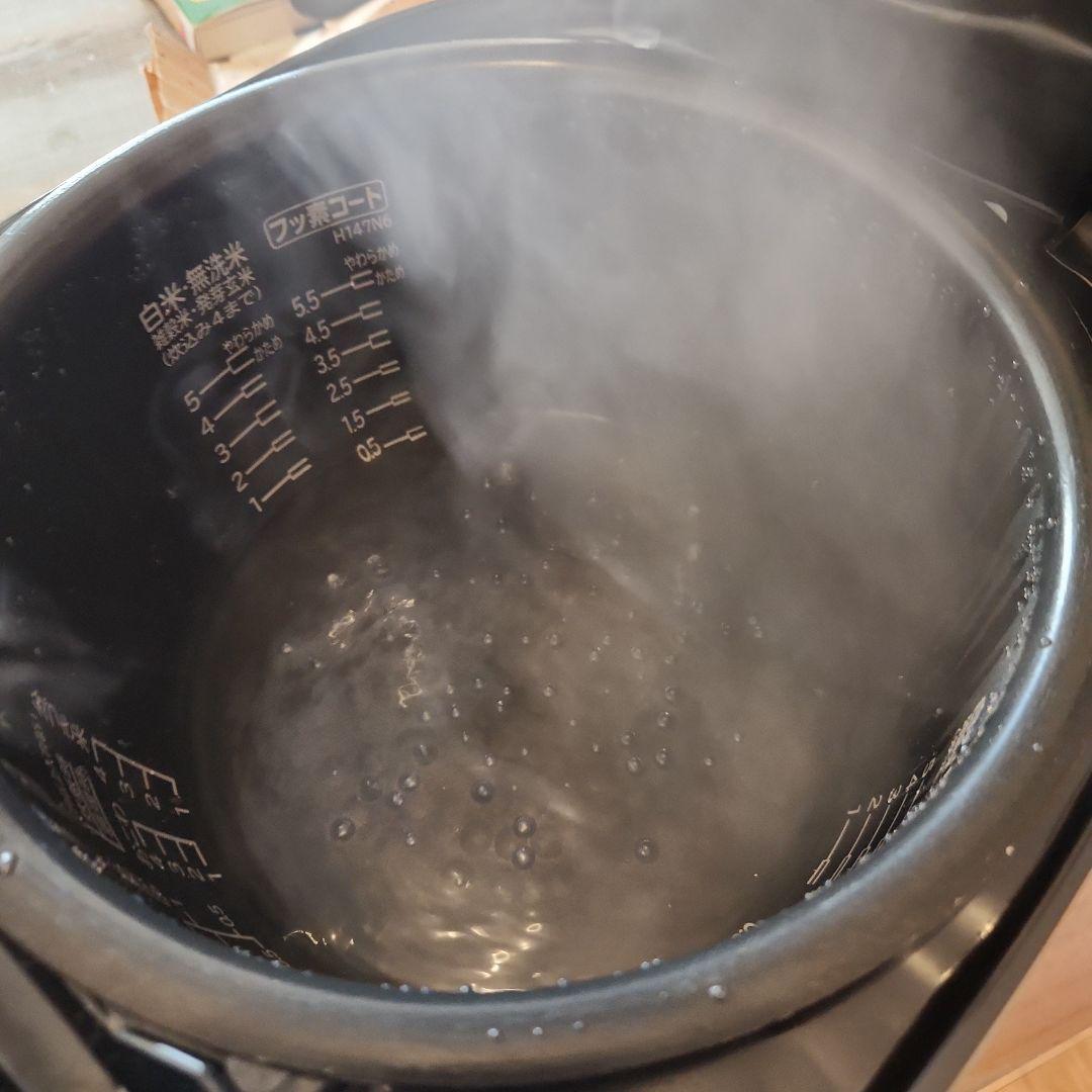 日立IHジャー炊飯器　5.5合炊き　RZ-EF10E9M　2022年製