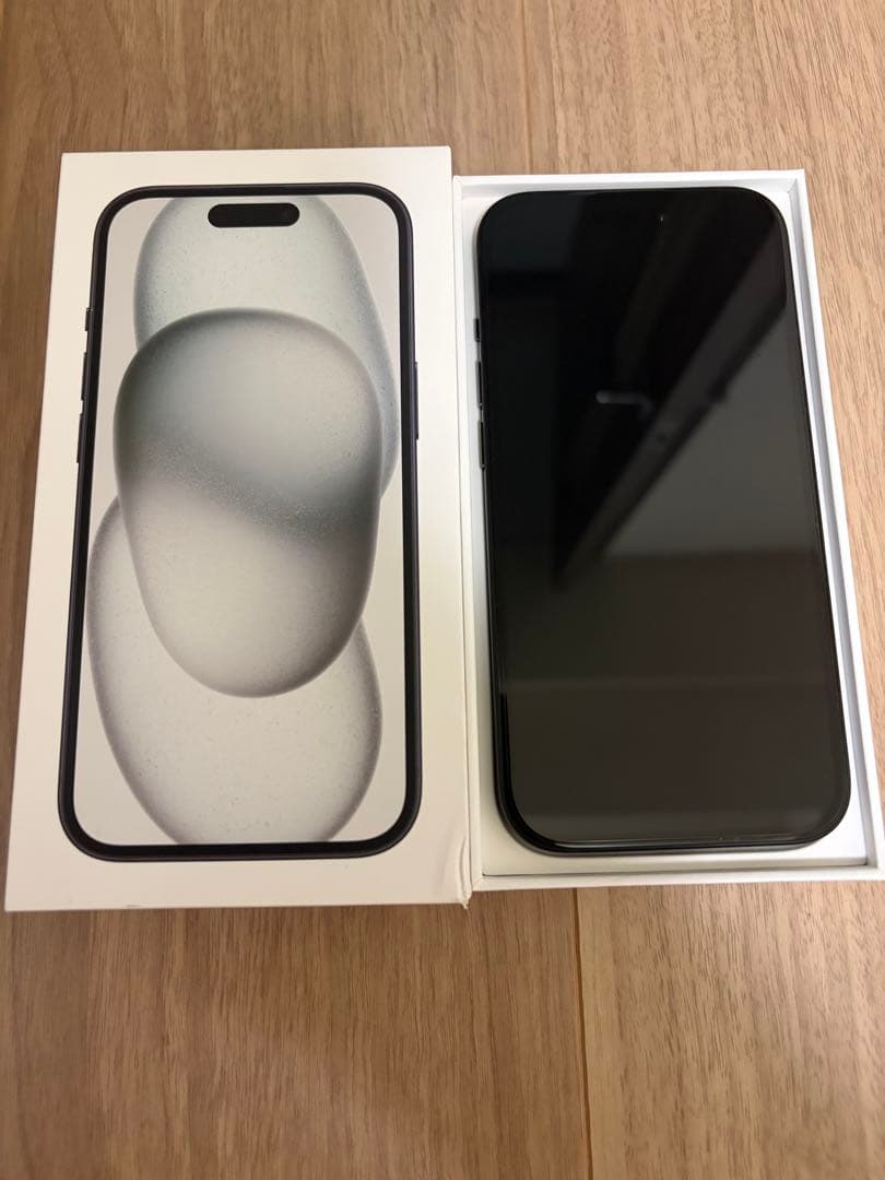 Apple iPhone 15 128GB ブラック
