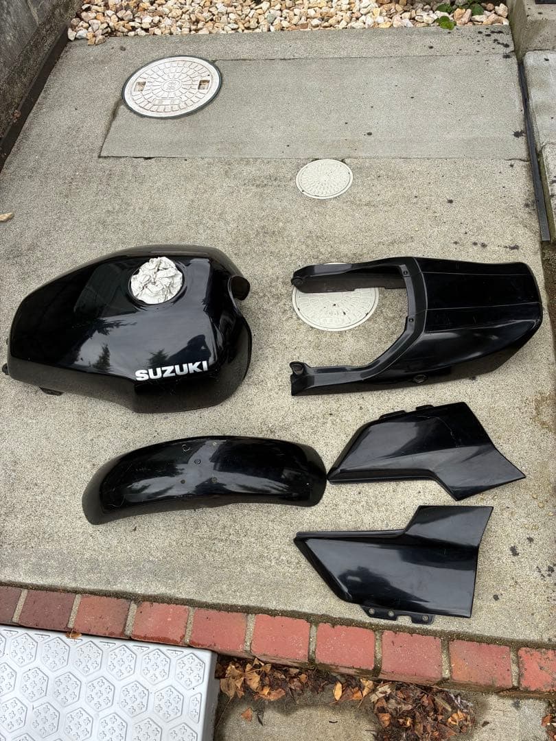 SUZUKI インパルス　タンク　ブラック外装セット