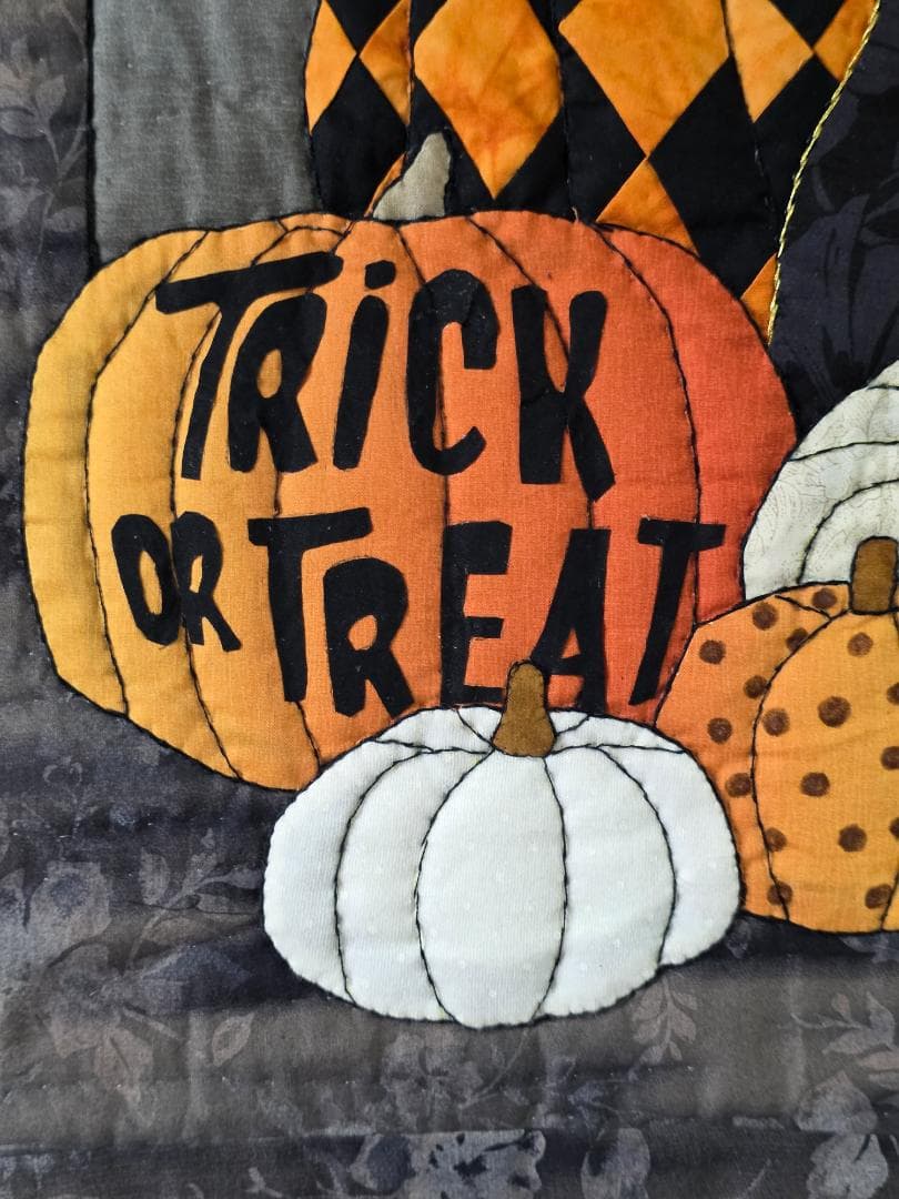 ハンドメイド ステンドグラスキルト タペストリー　ハロウィン ナイト