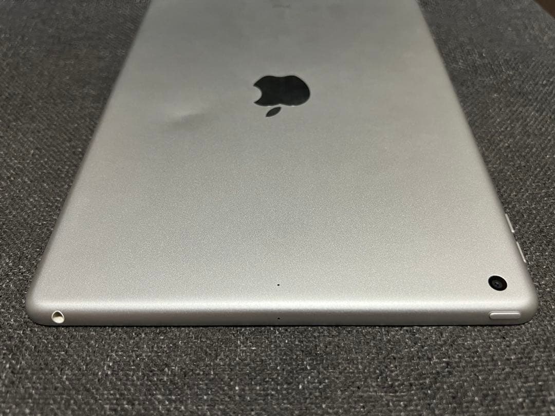 iPad 第8世代 32GB シルバー Wi-Fiモデル