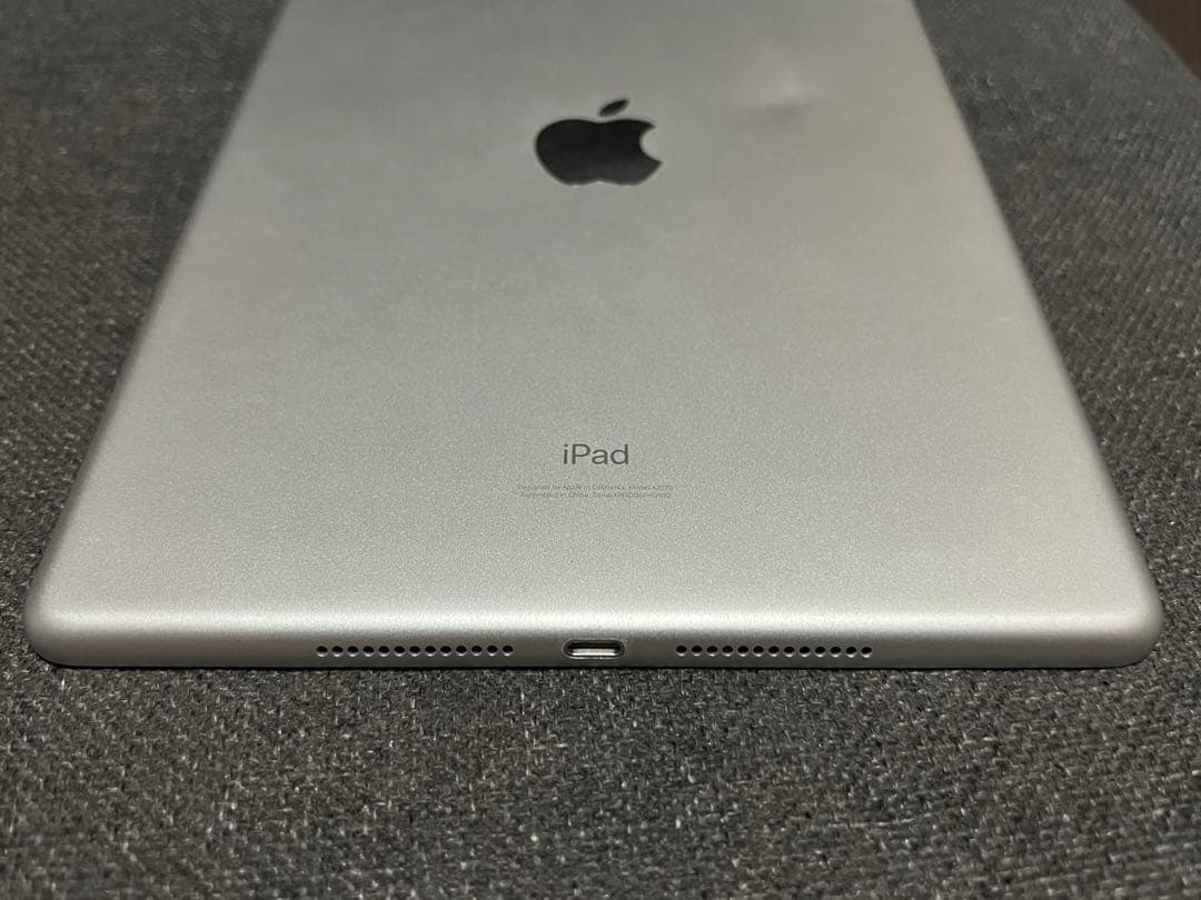 iPad 第8世代 32GB シルバー Wi-Fiモデル