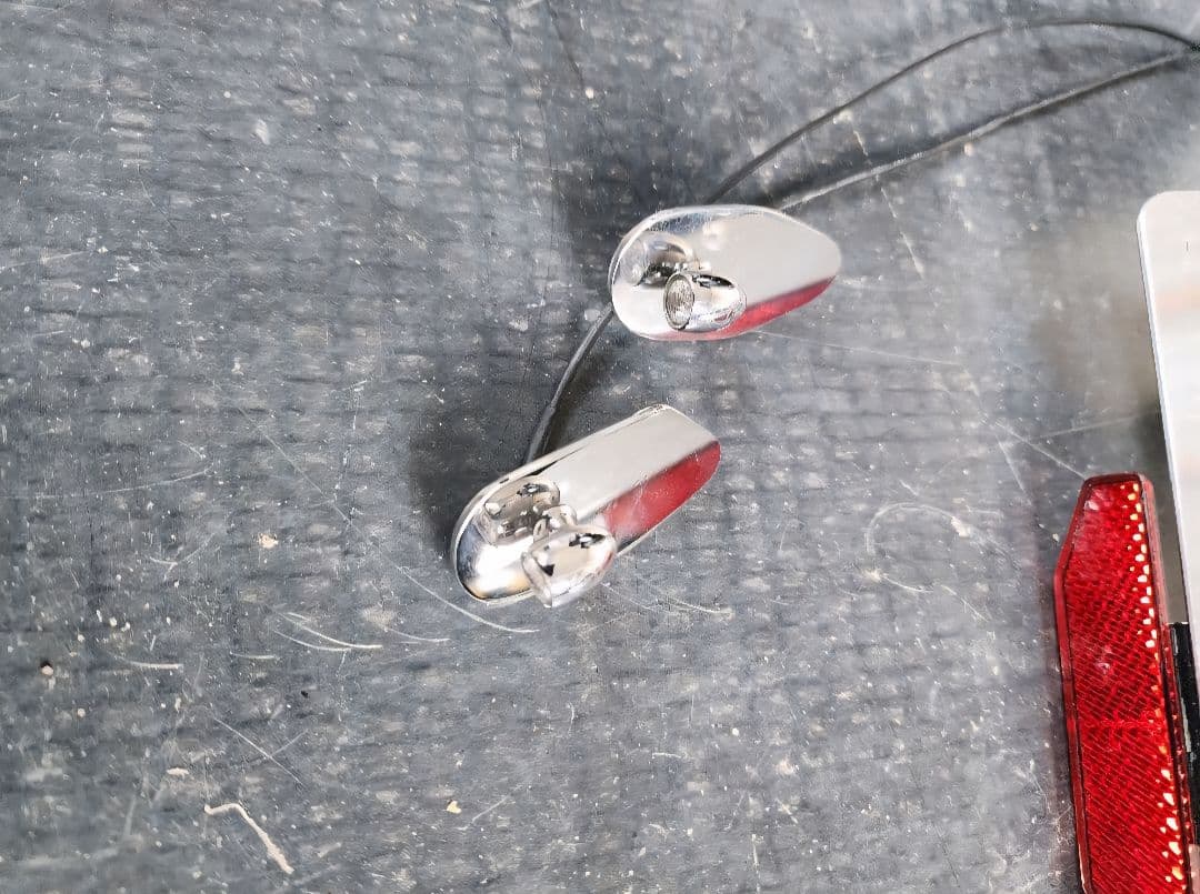 トライジャ製ナンバーステーとケラーマン