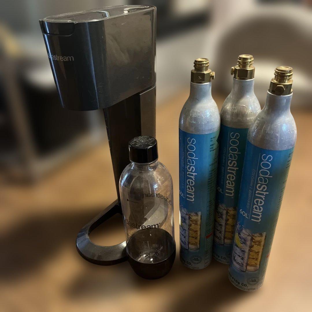 SodaStream 炭酸水メーカー CO2ボンベ3本付き