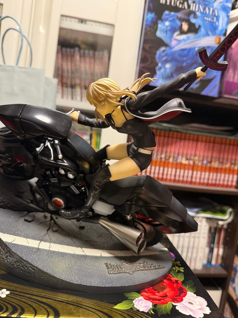 セイバー/アルトリア・ペンドラゴン〔オルタ〕＆キュイラッシェ・ノワール