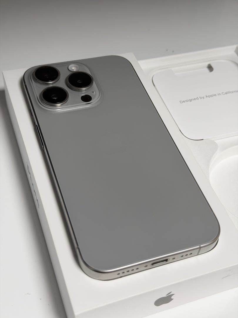 【送料込み】 iPhone15 Pro 256GB 美品