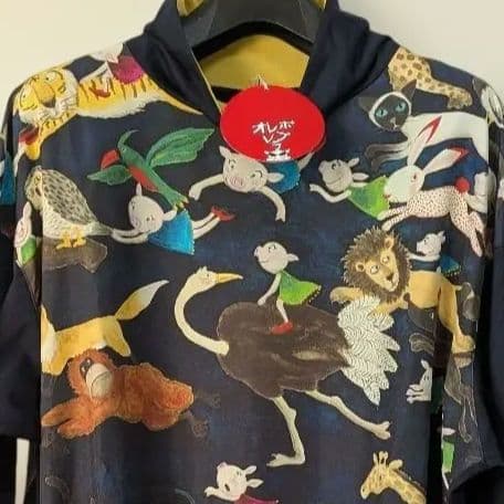 99mamaです。オレボレブラ♥️ぶたさんカラフル動物プリントネイビー