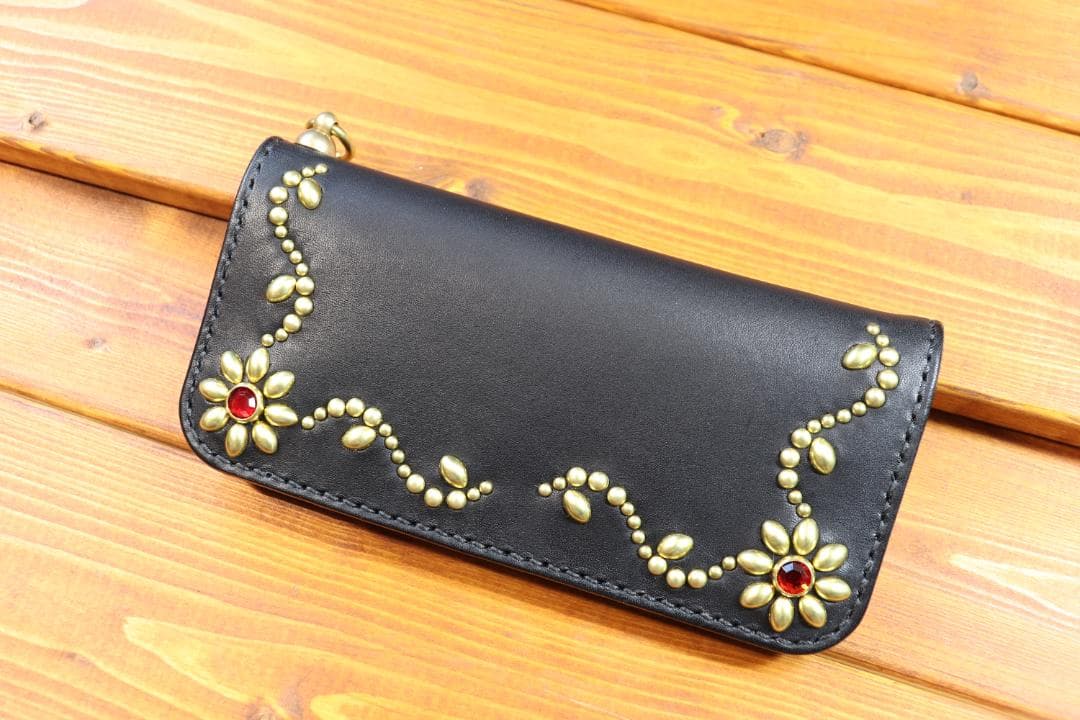 ☆フラワー　スタッズロングウォレット　☆