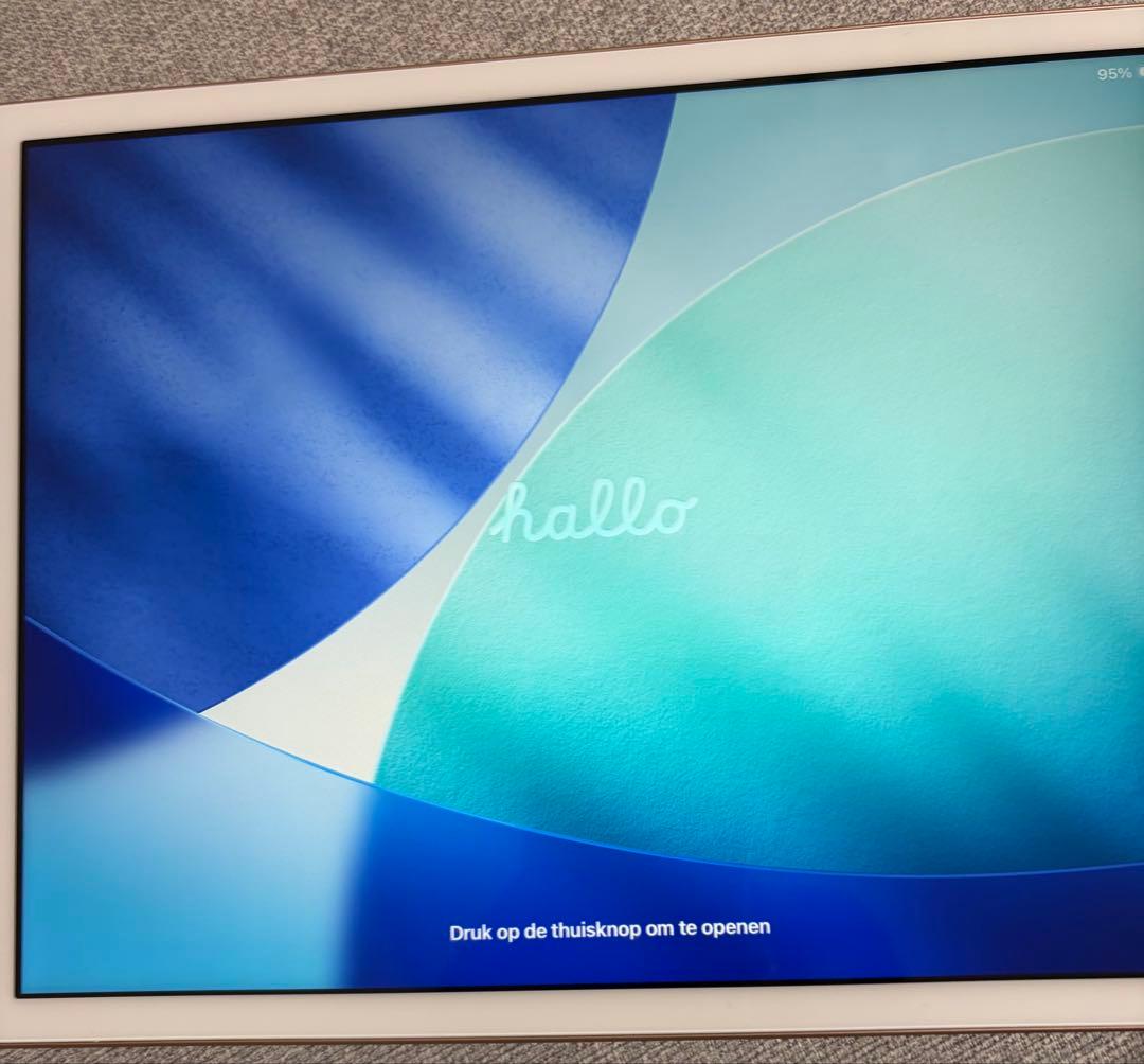 Apple iPad 第8世代 Wi-Fi 128GB ゴールド 動作確認済み