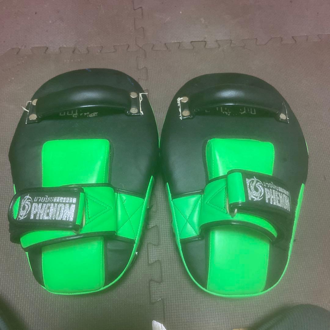 PHENOM キックミット グリーン/ブラック