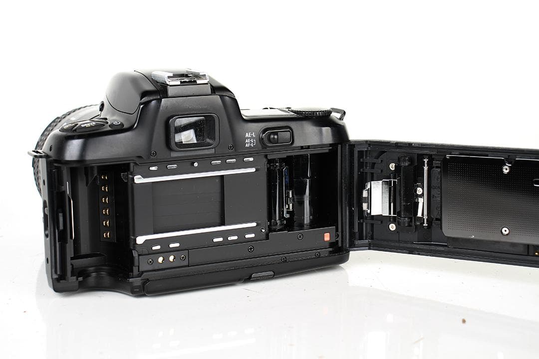 Nikon ニコン F-601 QUARTZ DATE 一眼レフカメラ