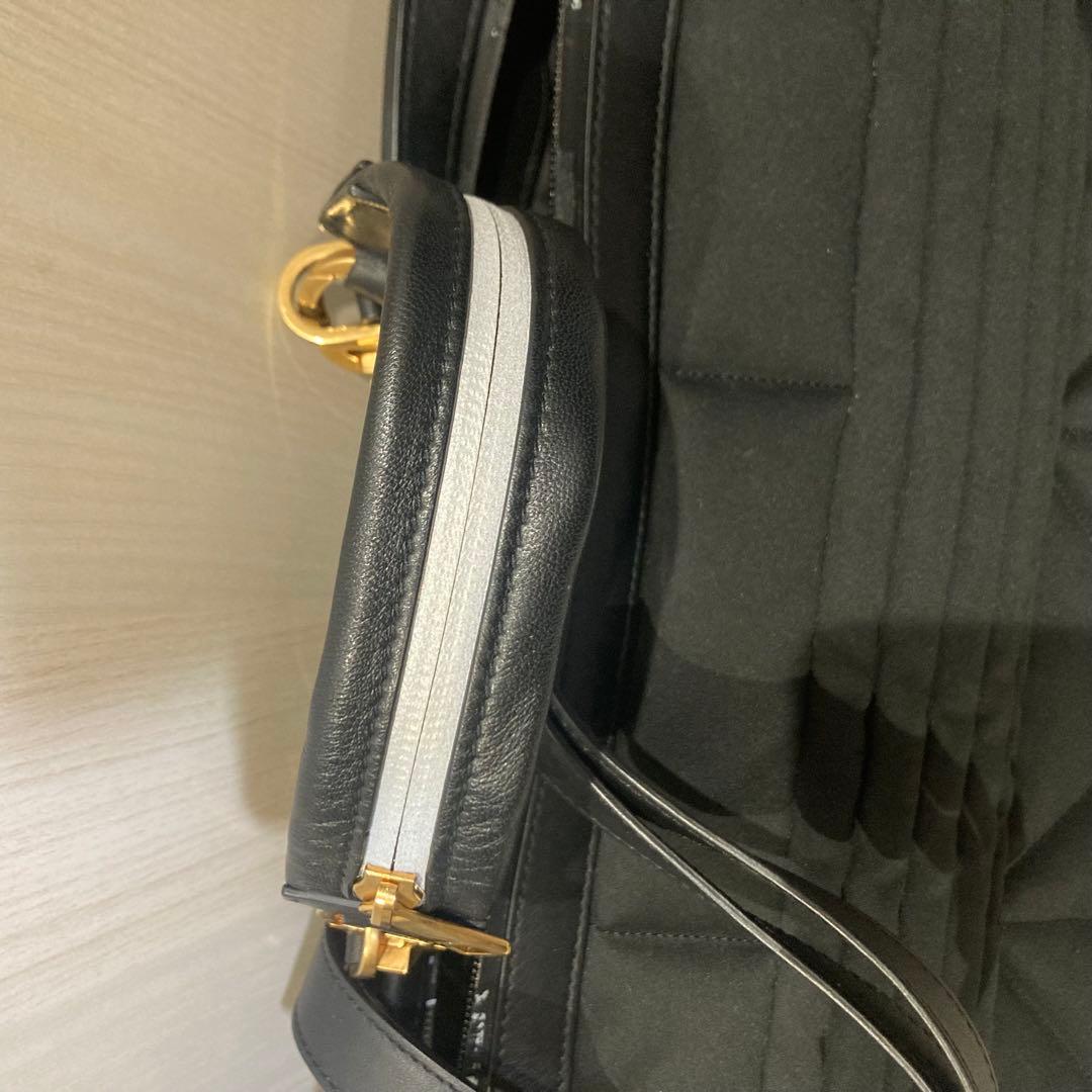 FURLA 黒 キルティング ナイロン バッグ