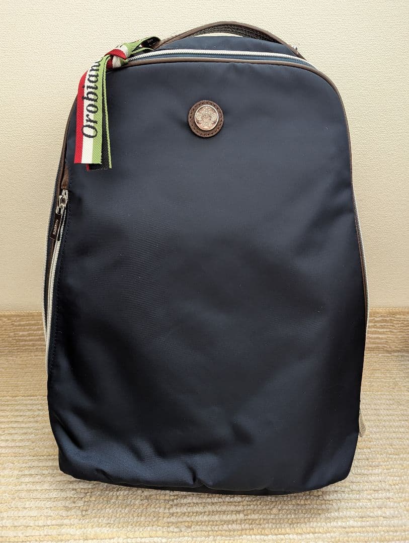 ⭐️新品未使用⭐️オロビアンコ 2層式 ビジネスリュック　 ナイロン製 　A4可