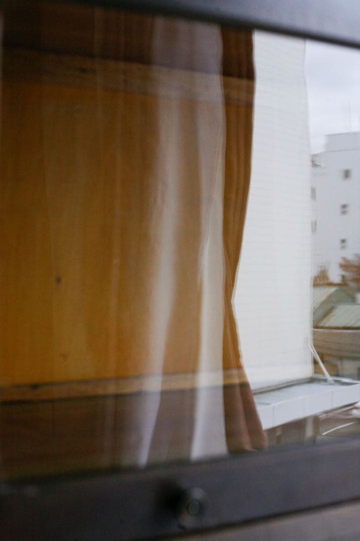 ガラス戸　収納棚　本棚　タモ材　シェルフ キャビネット　アンティーク　古家具