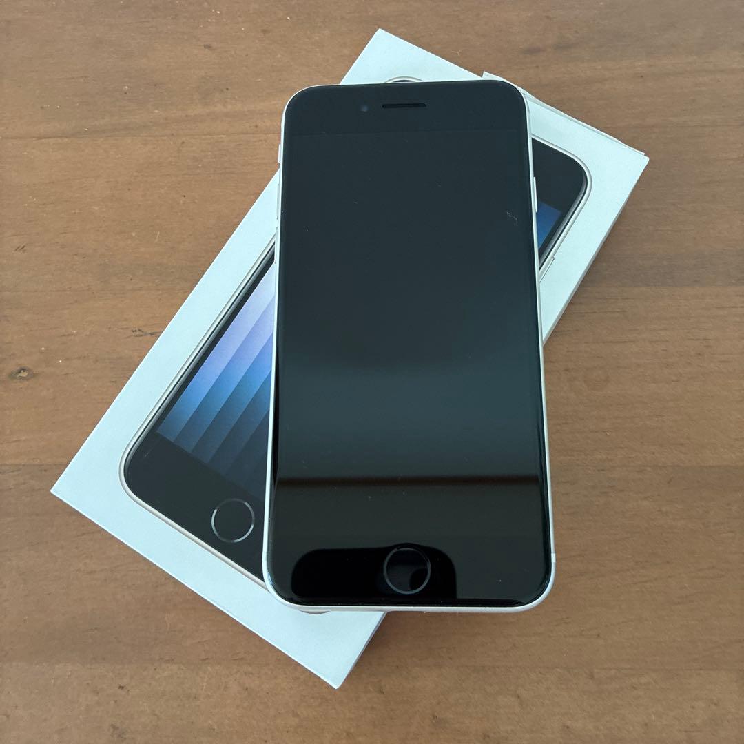 Apple iPhone SE (第3世代) スターライト６４GB