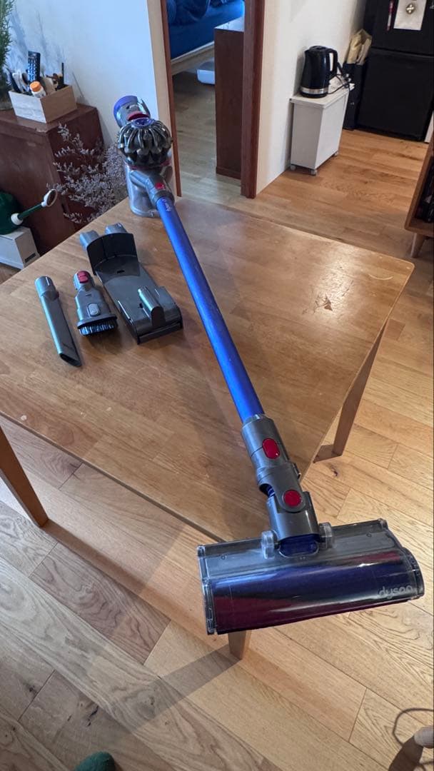 【ダイソン美品】Dyson V7 fluffy コードレスSV11 FF OLB