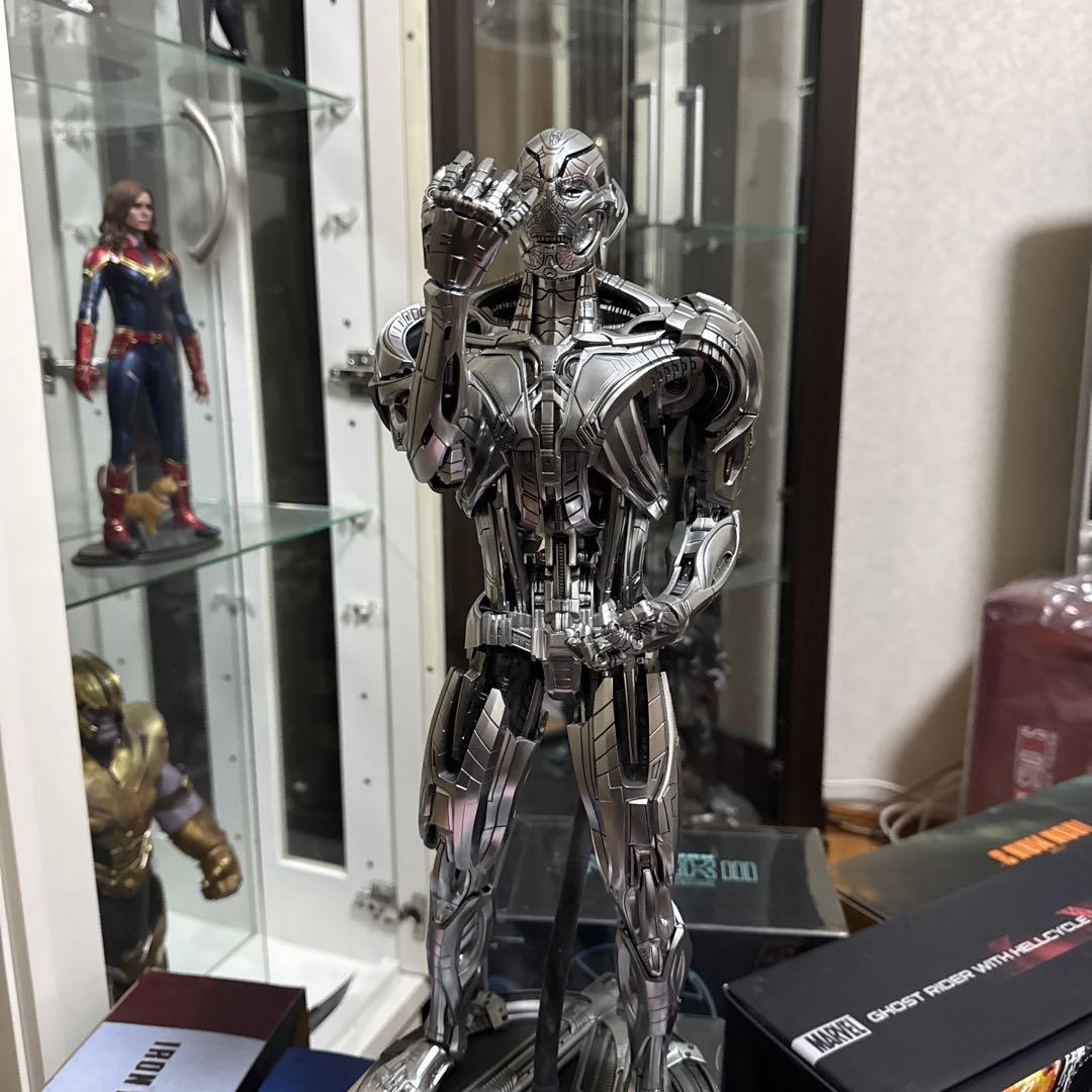 ウルトロン　ホットトイズ