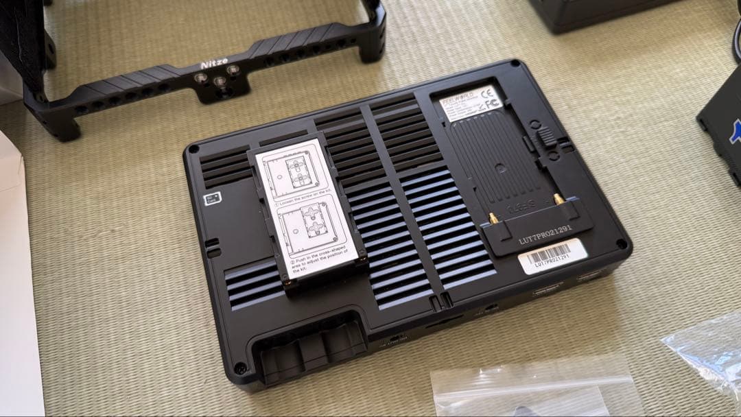 Feelworld LUT7 PRO 7インチ　+ Nitzeケージ