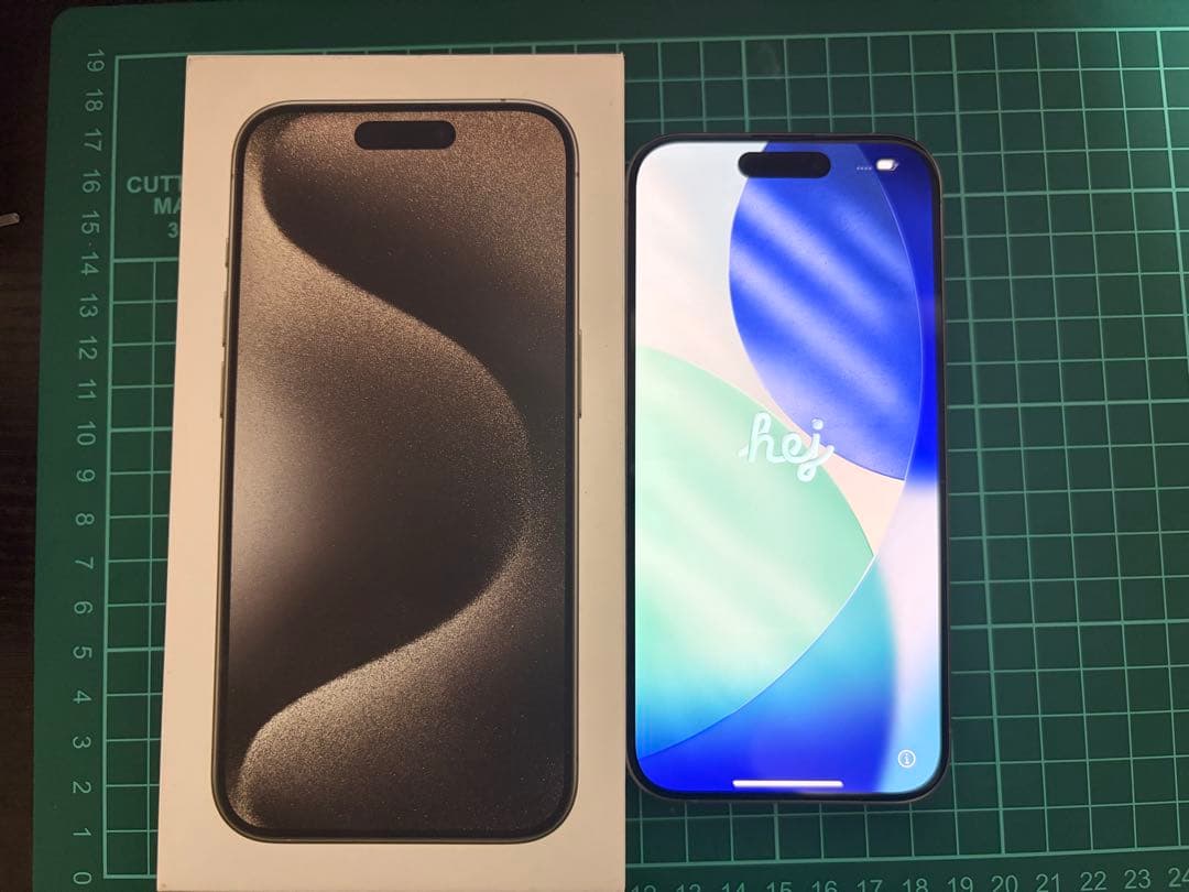 Apple iPhone 15 Pro チタン色 128GB 美品　初期化済み
