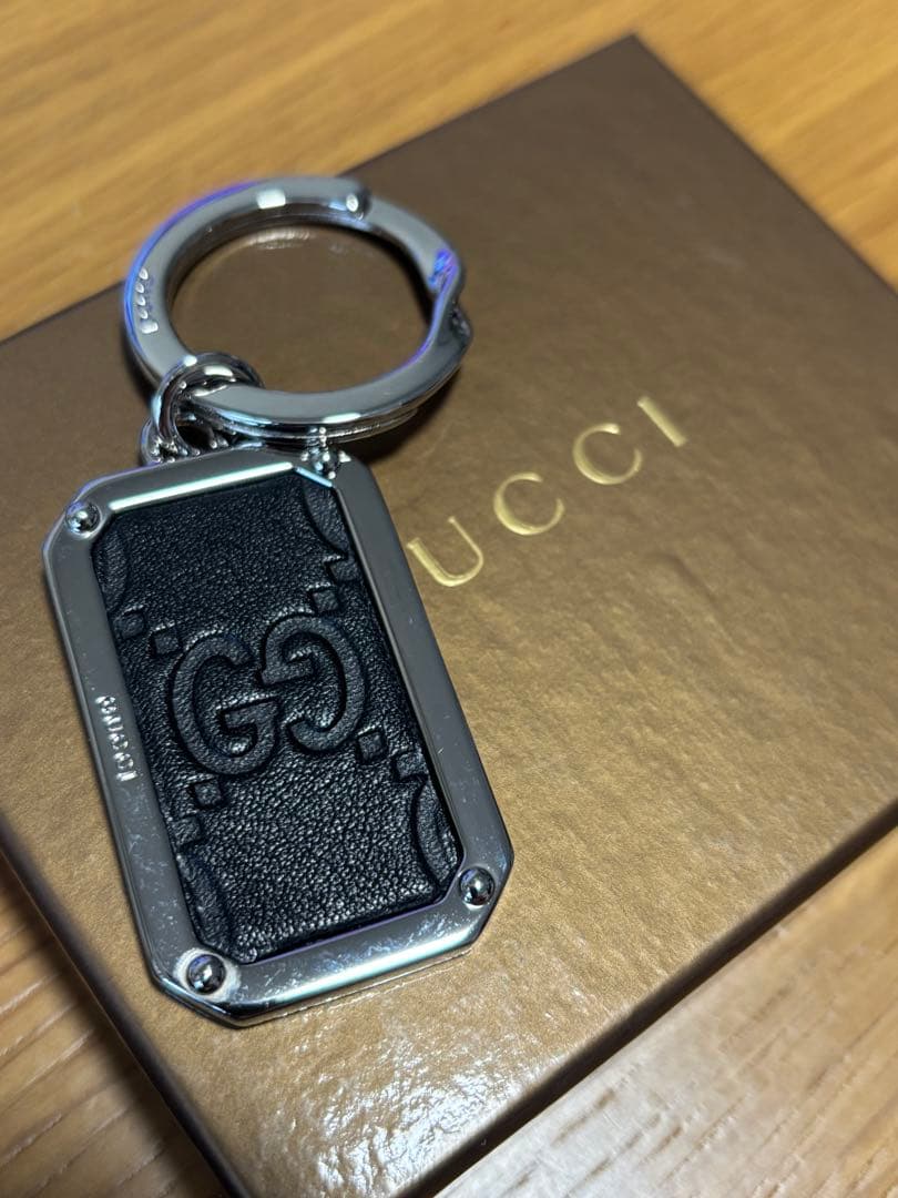 GUCCI レザーキーホルダー GGロゴ ボックス付き