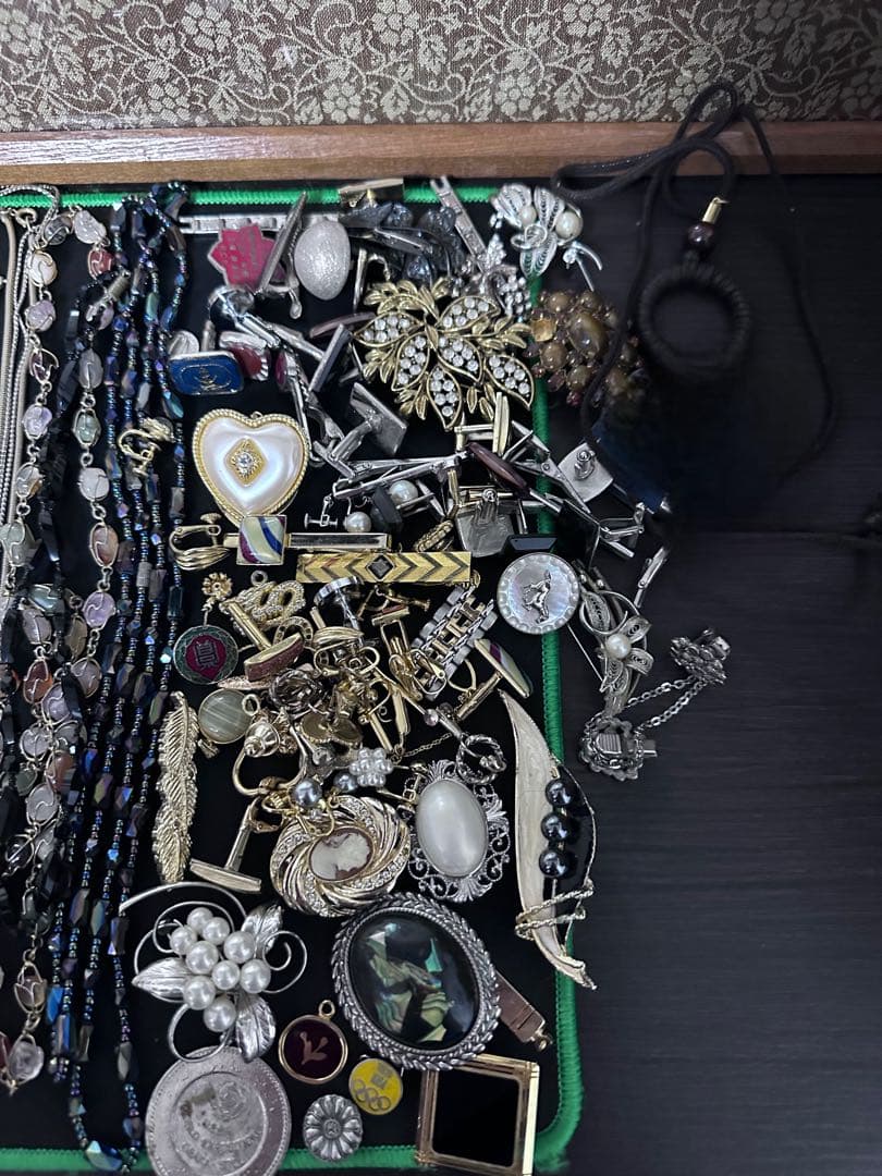 と*い様 遺品整理　アクセサリー多数　刻印有無混在・素材不明