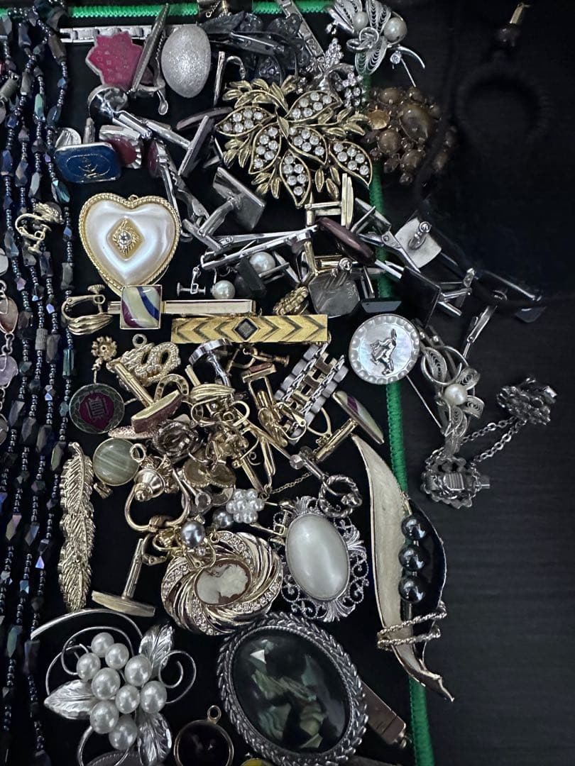 と*い様 遺品整理　アクセサリー多数　刻印有無混在・素材不明