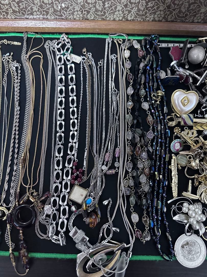 と*い様 遺品整理　アクセサリー多数　刻印有無混在・素材不明