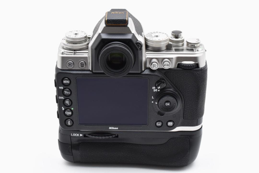 ほぼ新品 ニコン　Nikon Df ボディ 《ショット数395回》 1279