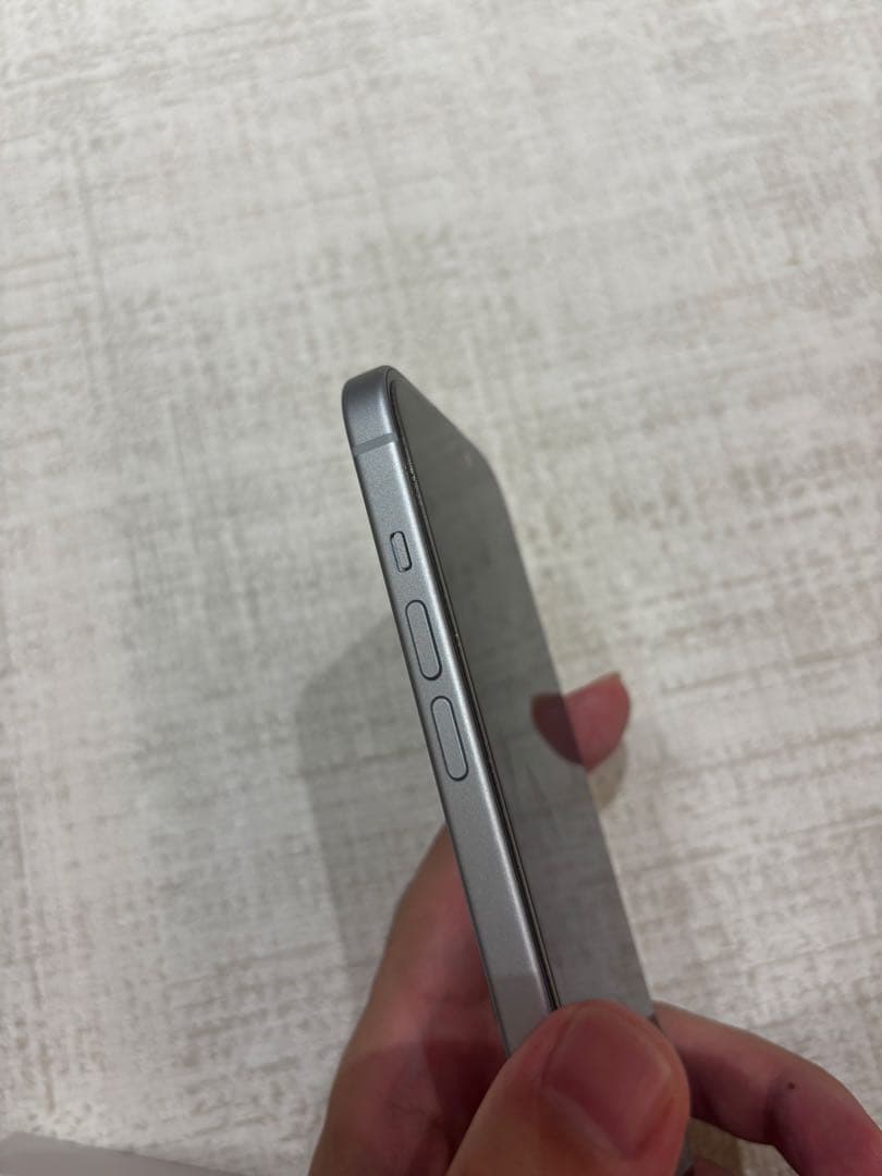 iPhone15 128GB ブルー SIMフリー 箱付 超美品 ハートケース