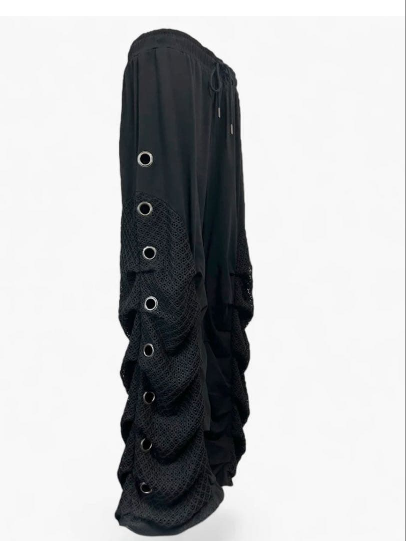 ボリュームアイレットパンツ