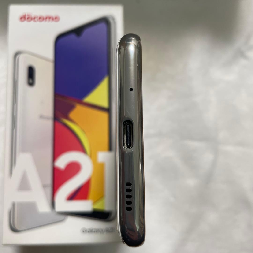 ドコモ ギャラクシー A21 白