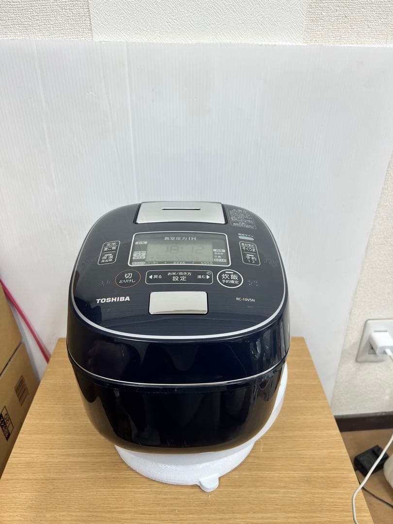 TOSHIBA 東芝 真空圧力IH炊飯器 RC-10VSN 2019年製