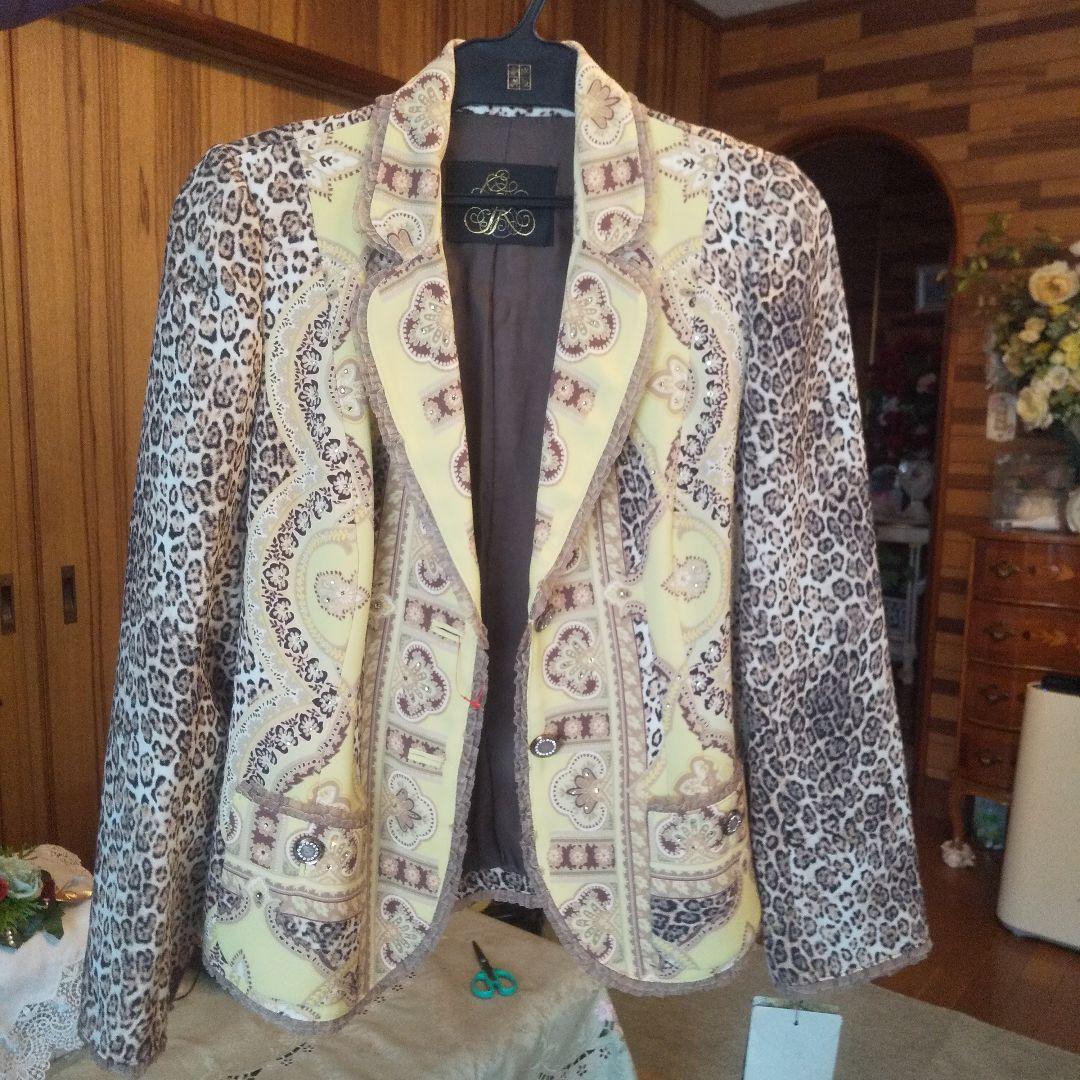 伊太利屋　ヒョウ柄 テーラードジャケット