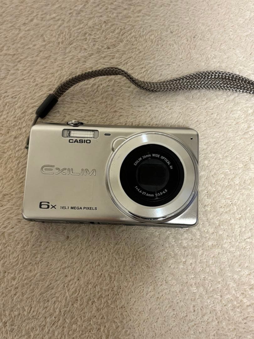 美品　CASIO EXILIM 16.1メガピクセル コンパクトデジタルカメラ