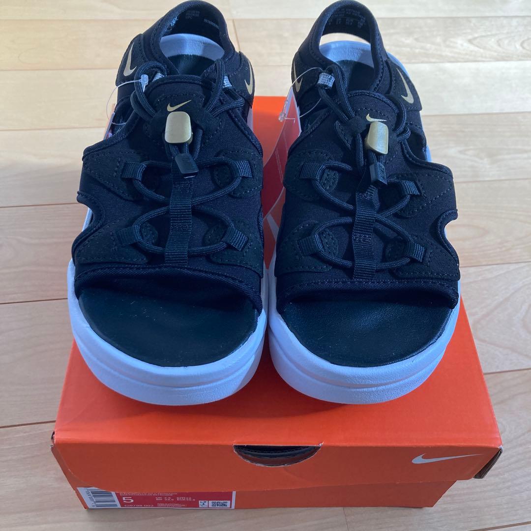 ナイキ　エアマックスココ　22cm