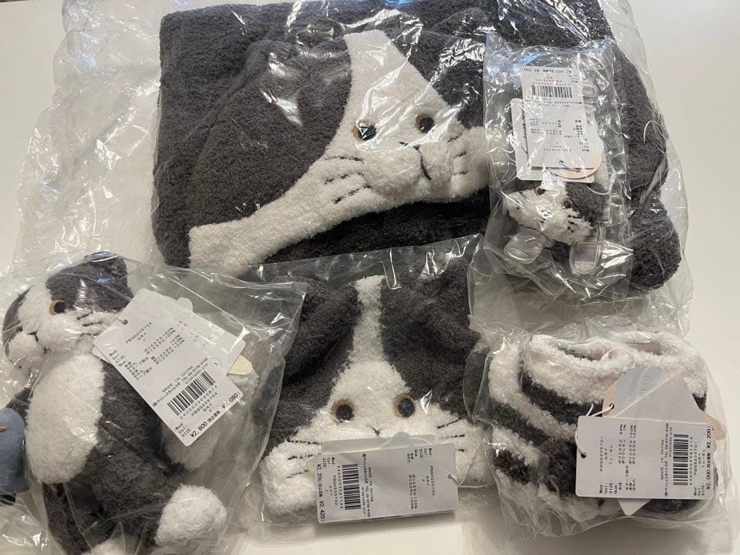 ジェラートピケ 猫　ネコ　ハチワレ　ベビー用品セット　新品未開封