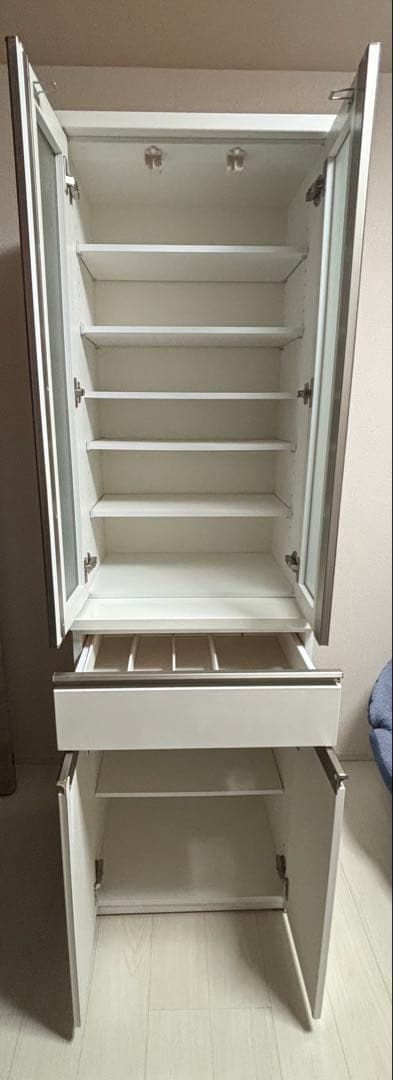 ひ*ん様 美品　ニトリ　リガーレ　食器棚　白　人気シリーズ　60幅