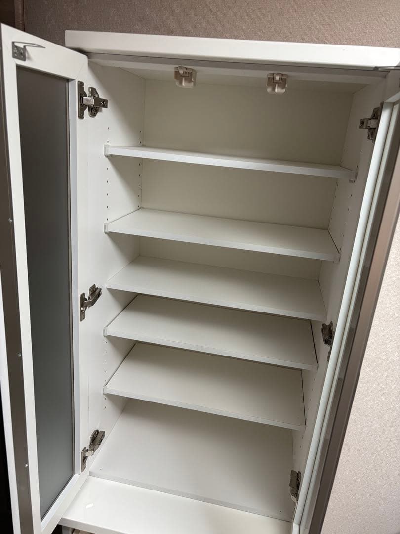 ひ*ん様 美品　ニトリ　リガーレ　食器棚　白　人気シリーズ　60幅