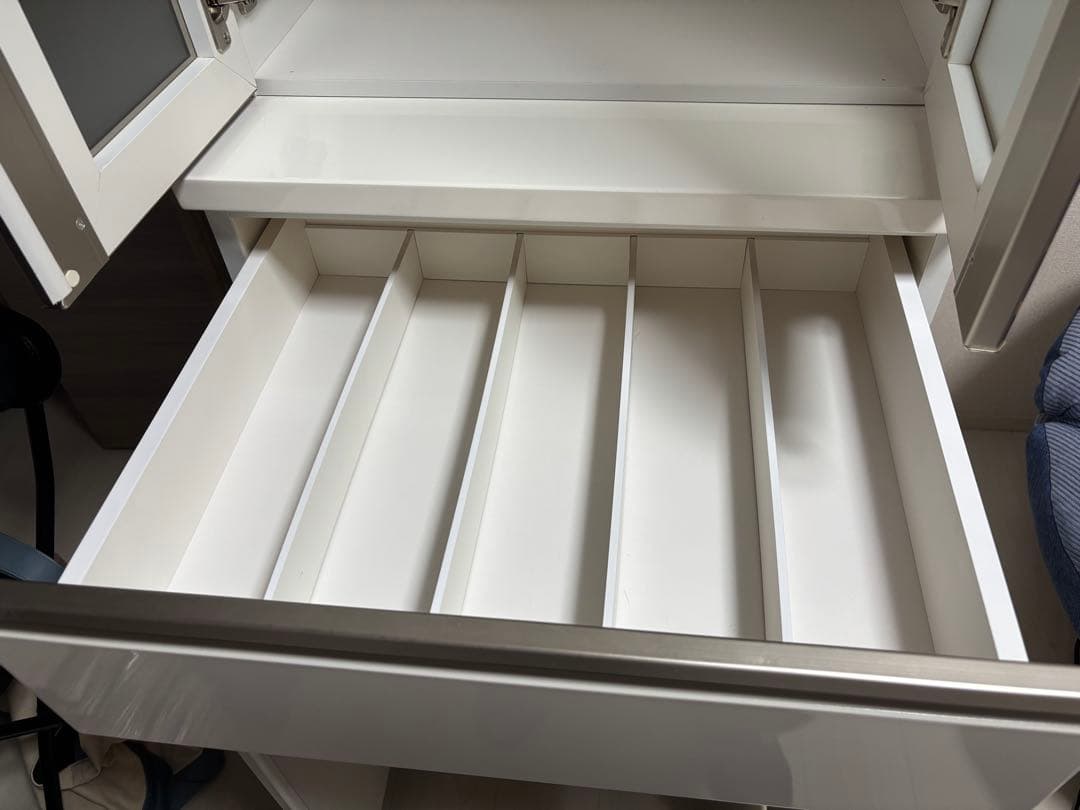 ひ*ん様 美品　ニトリ　リガーレ　食器棚　白　人気シリーズ　60幅