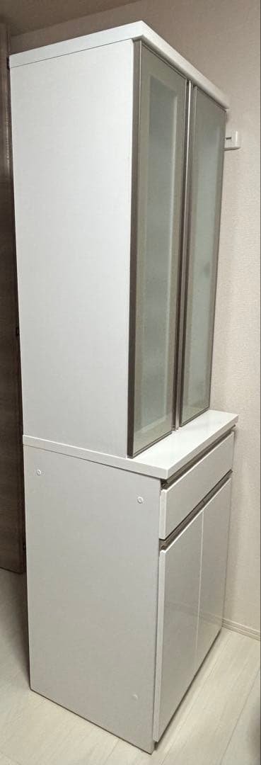 ひ*ん様 美品　ニトリ　リガーレ　食器棚　白　人気シリーズ　60幅