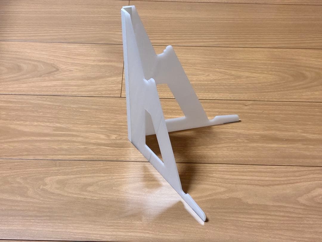 縦置きモニタースタンド「WING BINDER」　ホワイト