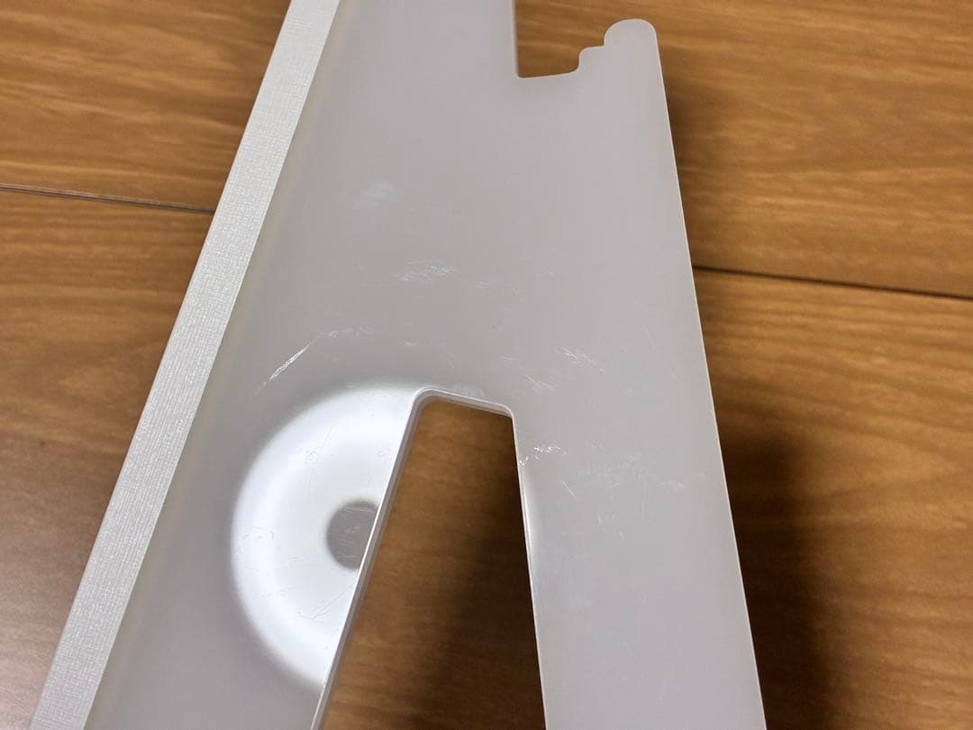 縦置きモニタースタンド「WING BINDER」　ホワイト