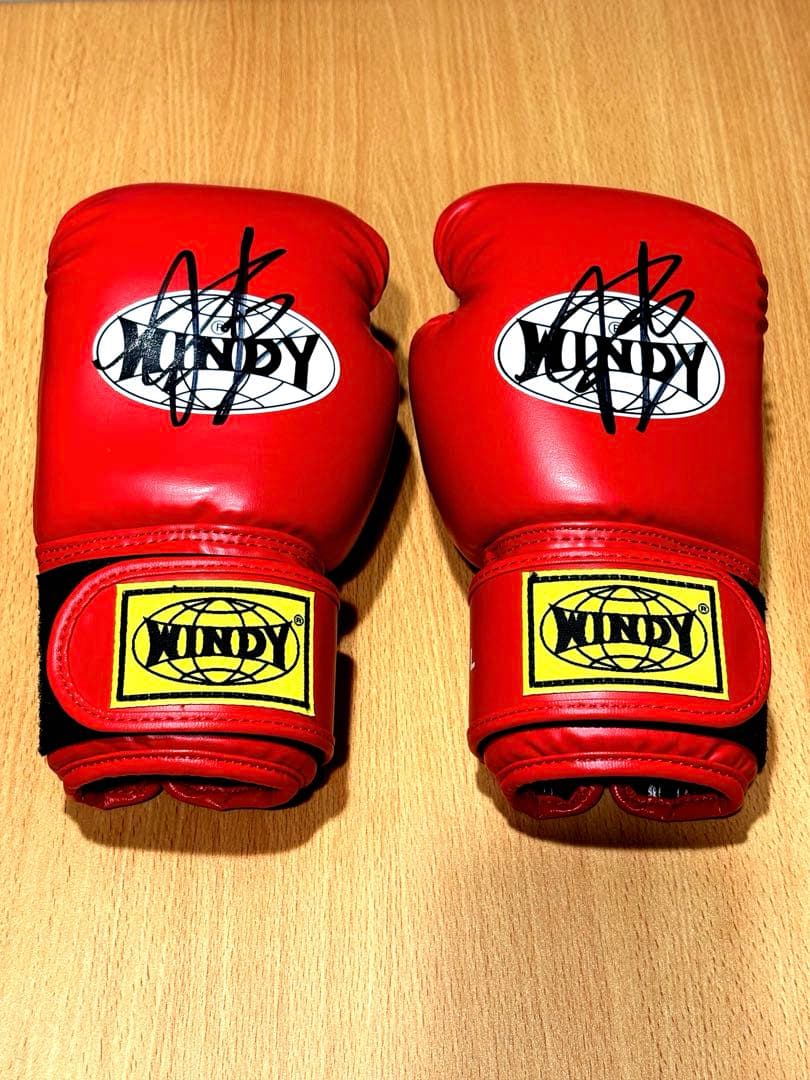 【新品&美品‼️】RIZINファイター　【朝倉未来選手】　直筆サイン入りグローブ‼️