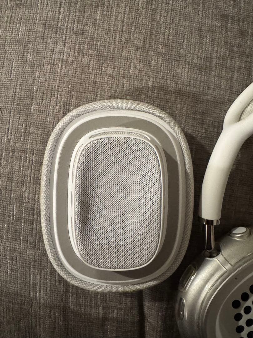 シルバー ワイヤレスヘッドフォン 本体