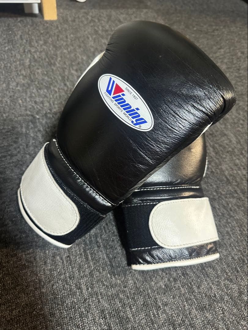 Winning ボクシンググローブ 黒/白 14oz