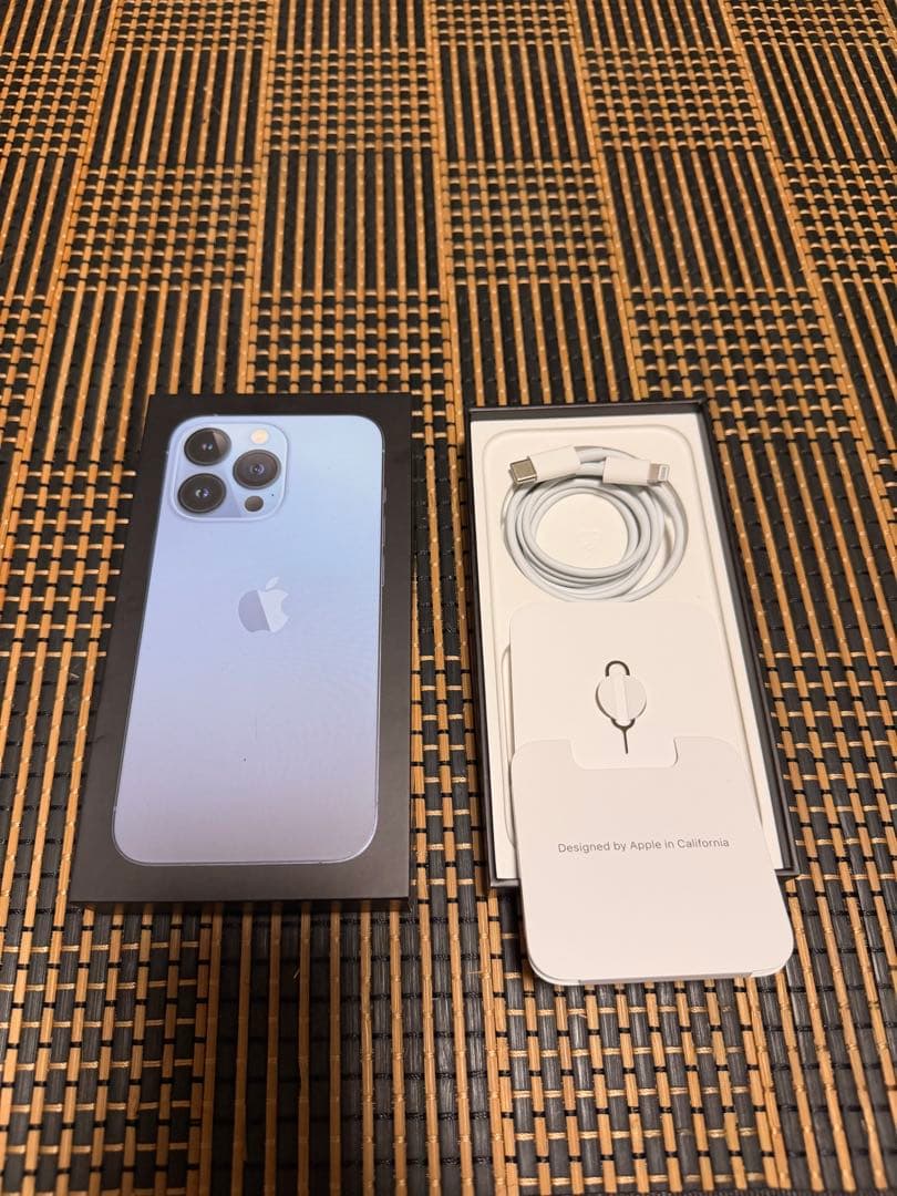 【美品】Apple iPhone 13 Pro 256Gシエラブルー本体